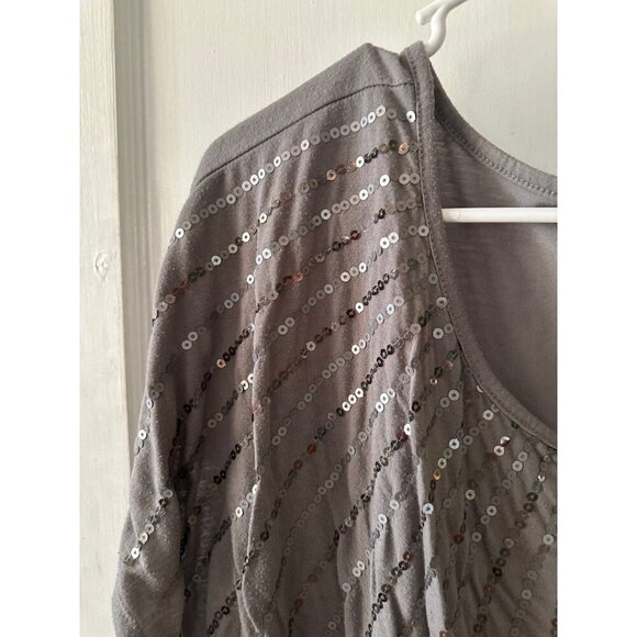 No boundaries women’s size 2X – large grey sequin blouse - Picture 3 of 8